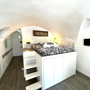 Appartamento suite Cavour 26 ☆☆☆☆☆ Pieno Centro, Sanremo