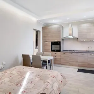 Appartamento Casa Tiziano Parking Gratis 15 Minuti A Piedi, Sanremo